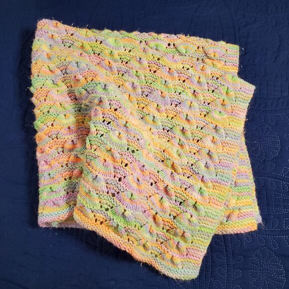 Hand Crocheted Shell Afghan Throw Chair Blanket Pastel Small Baby 43 x 36 - Picture 16 of 16